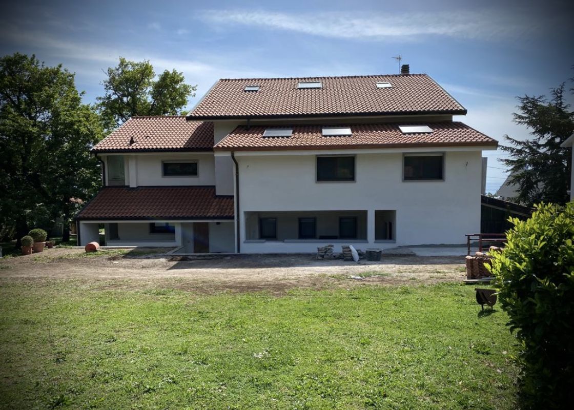 Esempio dalla galleria fotografica di 2RI MODE RISTRUTTURAZIONI EDILI